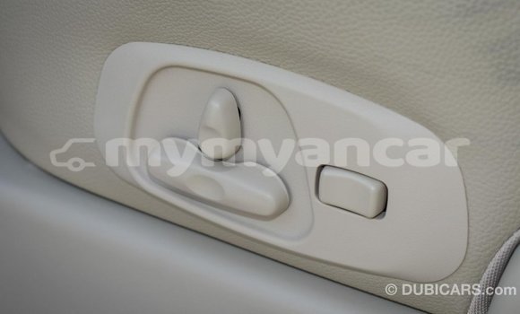 သွင်းကုန် Mitsubishi Pajero White ကား Import - Dubai Ayeyarwady သွင်းကုန် Mitsubishi Pajero White ကား Import - Dubai Ayeyarwady