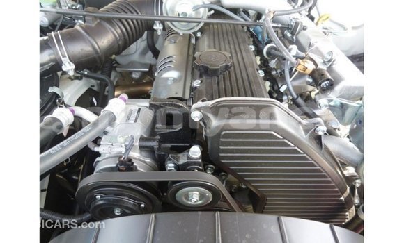 သွင်းကုန် Toyota Land Cruiser White ကား Import - Dubai Ayeyarwady သွင်းကုန် Toyota Land Cruiser White ကား Import - Dubai Ayeyarwady