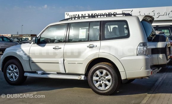 သွင်းကုန် Mitsubishi Pajero White ကား Import - Dubai Ayeyarwady သွင်းကုန် Mitsubishi Pajero White ကား Import - Dubai Ayeyarwady