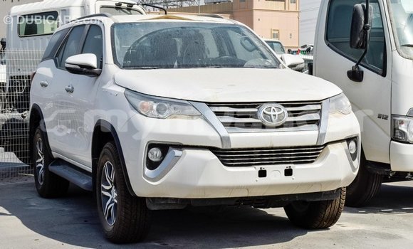 သွင်းကုန် Toyota Fortuner White ကား Import - Dubai Ayeyarwady သွင်းကုန် Toyota Fortuner White ကား Import - Dubai Ayeyarwady
