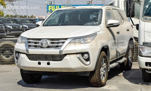 သွင်းကုန် Toyota Fortuner White ကား Import - Dubai Ayeyarwady သွင်းကုန် Toyota Fortuner White ကား Import - Dubai Ayeyarwady