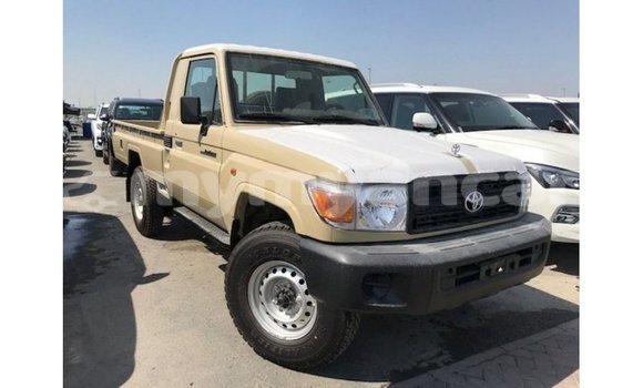 Buy Import Toyota Land Cruiser Beige Car in Import - Dubai in Ayeyarwady Buy Import Toyota Land Cruiser Beige Car in Import - Dubai in Ayeyarwady