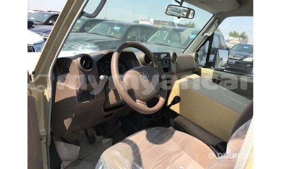 Buy Import Toyota Land Cruiser Beige Car in Import - Dubai in Ayeyarwady Buy Import Toyota Land Cruiser Beige Car in Import - Dubai in Ayeyarwady