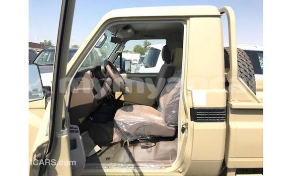 Buy Import Toyota Land Cruiser Beige Car in Import - Dubai in Ayeyarwady Buy Import Toyota Land Cruiser Beige Car in Import - Dubai in Ayeyarwady