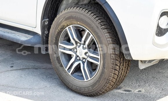 သွင်းကုန် Toyota Fortuner White ကား Import - Dubai Ayeyarwady သွင်းကုန် Toyota Fortuner White ကား Import - Dubai Ayeyarwady