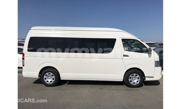 သွင်းကုန် Toyota Hiace White ကား Import - Dubai Ayeyarwady သွင်းကုန် Toyota Hiace White ကား Import - Dubai Ayeyarwady