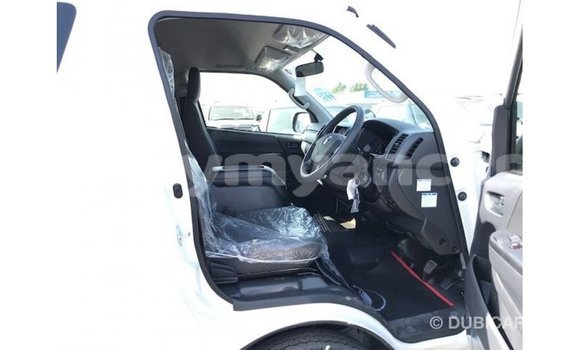 သွင်းကုန် Toyota Hiace White ကား Import - Dubai Ayeyarwady သွင်းကုန် Toyota Hiace White ကား Import - Dubai Ayeyarwady