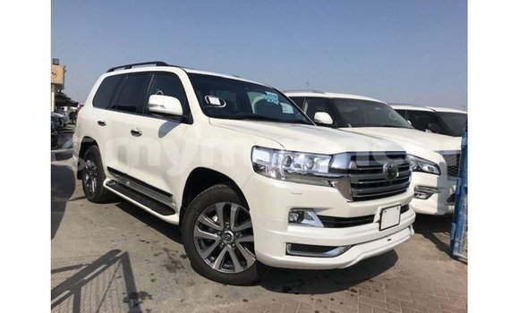 သွင်းကုန် Toyota Land Cruiser White ကား Import - Dubai Ayeyarwady သွင်းကုန် Toyota Land Cruiser White ကား Import - Dubai Ayeyarwady