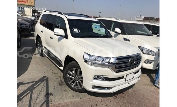 သွင်းကုန် Toyota Land Cruiser White ကား Import - Dubai Ayeyarwady သွင်းကုန် Toyota Land Cruiser White ကား Import - Dubai Ayeyarwady