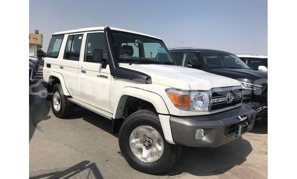 သွင်းကုန် Toyota Land Cruiser White ကား Import - Dubai Ayeyarwady သွင်းကုန် Toyota Land Cruiser White ကား Import - Dubai Ayeyarwady