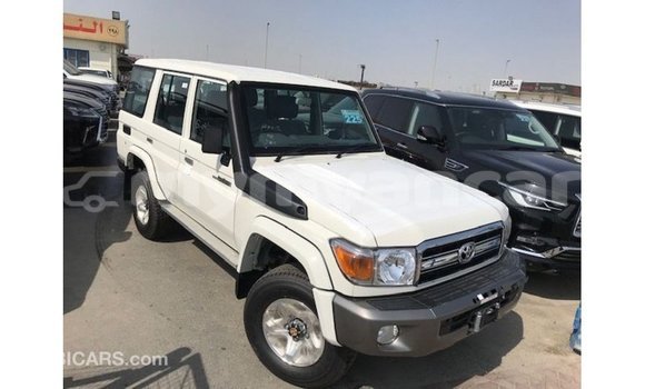 သွင်းကုန် Toyota Land Cruiser White ကား Import - Dubai Ayeyarwady သွင်းကုန် Toyota Land Cruiser White ကား Import - Dubai Ayeyarwady
