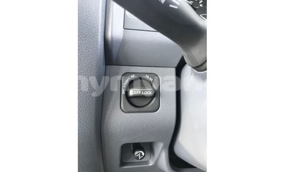 သွင်းကုန် Toyota Land Cruiser White ကား Import - Dubai Ayeyarwady သွင်းကုန် Toyota Land Cruiser White ကား Import - Dubai Ayeyarwady