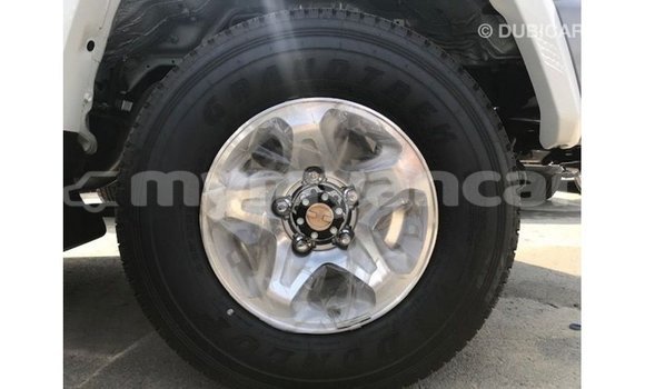 သွင်းကုန် Toyota Land Cruiser White ကား Import - Dubai Ayeyarwady သွင်းကုန် Toyota Land Cruiser White ကား Import - Dubai Ayeyarwady