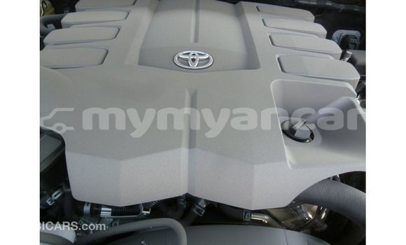 သွင်းကုန် Toyota Land Cruiser Black ကား Import - Dubai Ayeyarwady သွင်းကုန် Toyota Land Cruiser Black ကား Import - Dubai Ayeyarwady