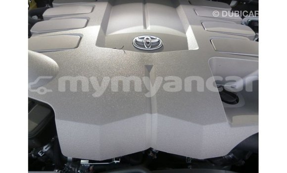 သွင်းကုန် Toyota Land Cruiser White ကား Import - Dubai Ayeyarwady သွင်းကုန် Toyota Land Cruiser White ကား Import - Dubai Ayeyarwady