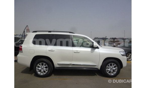 Acheter Import Voiture Toyota Land Cruiser Blanc à Import - Dubai, #<Region:0x000000000c5121b8> Acheter Import Voiture Toyota Land Cruiser Blanc à Import - Dubai, #<Region:0x000000000c5121b8>
