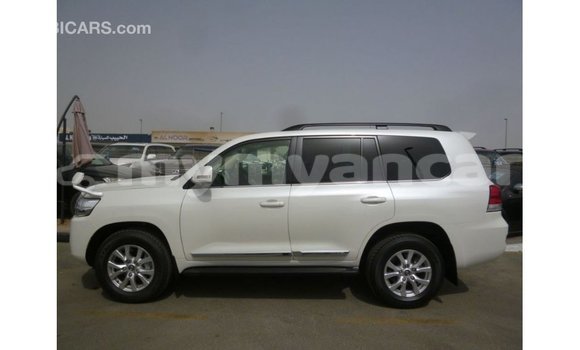Acheter Import Voiture Toyota Land Cruiser Blanc à Import - Dubai, #<Region:0x000000000c5121b8> Acheter Import Voiture Toyota Land Cruiser Blanc à Import - Dubai, #<Region:0x000000000c5121b8>