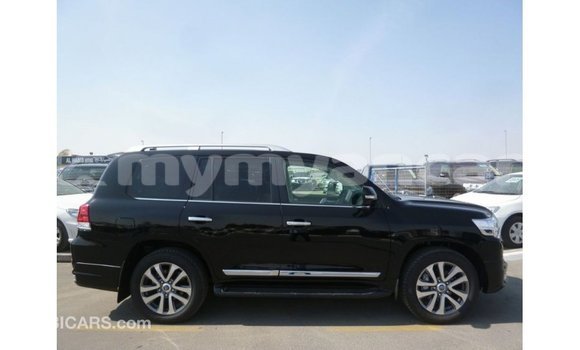 သွင်းကုန် Toyota Land Cruiser Black ကား Import - Dubai Ayeyarwady သွင်းကုန် Toyota Land Cruiser Black ကား Import - Dubai Ayeyarwady