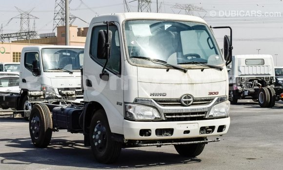 သွင်းကုန် Hino 300 Series White ထရပ်ကား Import - Dubai Ayeyarwady သွင်းကုန် Hino 300 Series White ထရပ်ကား Import - Dubai Ayeyarwady
