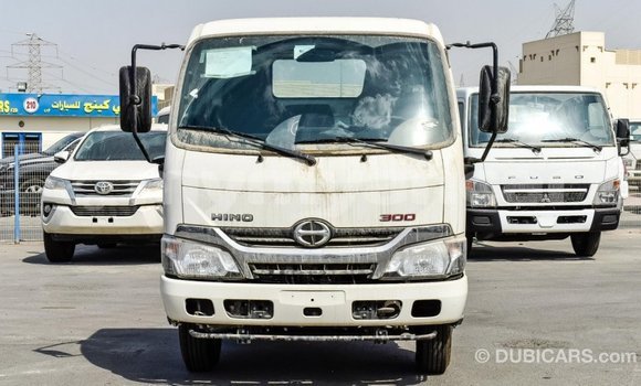 သွင်းကုန် Hino 300 Series White ထရပ်ကား Import - Dubai Ayeyarwady သွင်းကုန် Hino 300 Series White ထရပ်ကား Import - Dubai Ayeyarwady