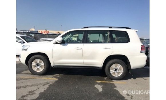 သွင်းကုန် Toyota Land Cruiser White ကား Import - Dubai Ayeyarwady သွင်းကုန် Toyota Land Cruiser White ကား Import - Dubai Ayeyarwady
