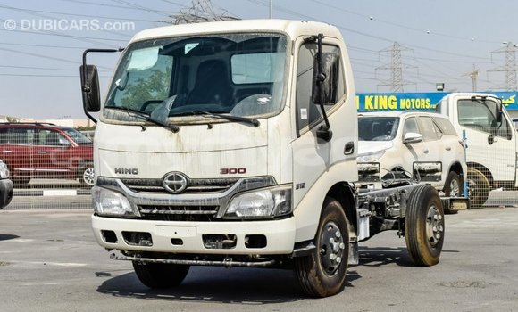သွင်းကုန် Hino 300 Series White ထရပ်ကား Import - Dubai Ayeyarwady သွင်းကုန် Hino 300 Series White ထရပ်ကား Import - Dubai Ayeyarwady