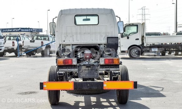 သွင်းကုန် Hino 300 Series White ထရပ်ကား Import - Dubai Ayeyarwady သွင်းကုန် Hino 300 Series White ထရပ်ကား Import - Dubai Ayeyarwady