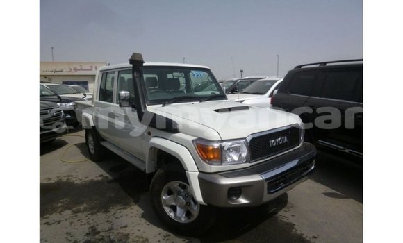 သွင်းကုန် Toyota Land Cruiser White ကား Import - Dubai Ayeyarwady သွင်းကုန် Toyota Land Cruiser White ကား Import - Dubai Ayeyarwady