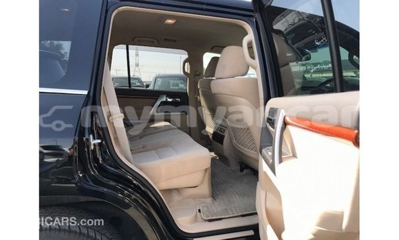 Buy Import Toyota Land Cruiser Black Car in Import - Dubai in Ayeyarwady Buy Import Toyota Land Cruiser Black Car in Import - Dubai in Ayeyarwady