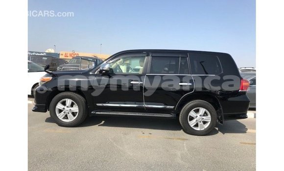 Buy Import Toyota Land Cruiser Black Car in Import - Dubai in Ayeyarwady Buy Import Toyota Land Cruiser Black Car in Import - Dubai in Ayeyarwady