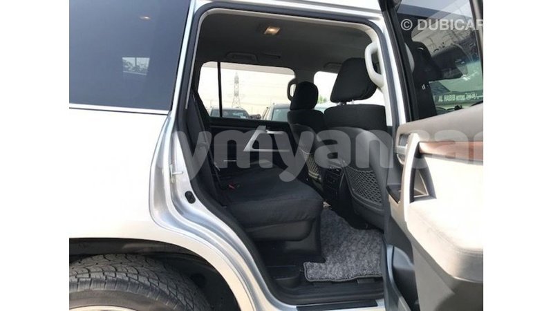 Big with watermark toyota land cruiser ayeyarwady import dubai 2698
