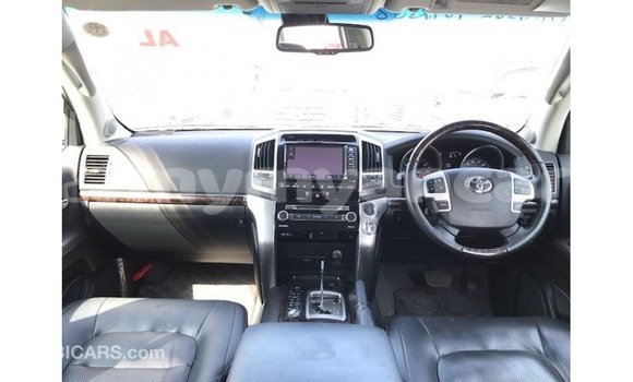 Acheter Import Voiture Toyota Land Cruiser Blanc à Import - Dubai, #<Region:0x000000000c5121b8> Acheter Import Voiture Toyota Land Cruiser Blanc à Import - Dubai, #<Region:0x000000000c5121b8>