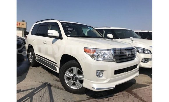 Acheter Import Voiture Toyota Land Cruiser Blanc à Import - Dubai, #<Region:0x000000000c5121b8> Acheter Import Voiture Toyota Land Cruiser Blanc à Import - Dubai, #<Region:0x000000000c5121b8>