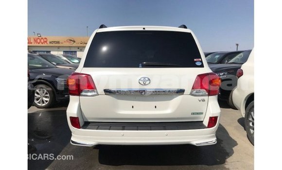 Acheter Import Voiture Toyota Land Cruiser Blanc à Import - Dubai, #<Region:0x000000000c5121b8> Acheter Import Voiture Toyota Land Cruiser Blanc à Import - Dubai, #<Region:0x000000000c5121b8>