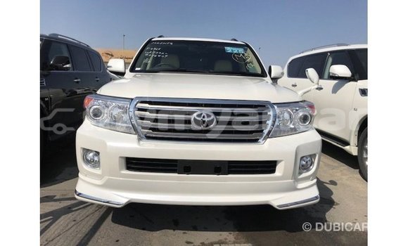 Acheter Import Voiture Toyota Land Cruiser Blanc à Import - Dubai, #<Region:0x000000000c5121b8> Acheter Import Voiture Toyota Land Cruiser Blanc à Import - Dubai, #<Region:0x000000000c5121b8>
