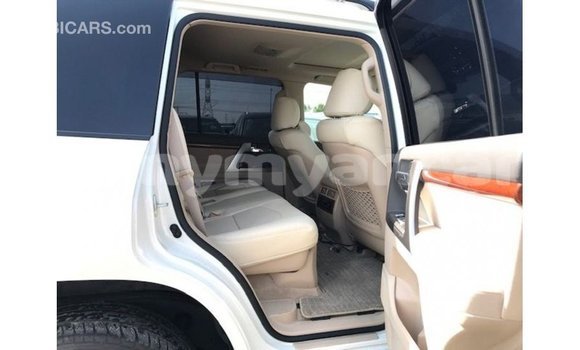 Acheter Import Voiture Toyota Land Cruiser Blanc à Import - Dubai, #<Region:0x000000000c5121b8> Acheter Import Voiture Toyota Land Cruiser Blanc à Import - Dubai, #<Region:0x000000000c5121b8>