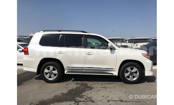 Acheter Import Voiture Toyota Land Cruiser Blanc à Import - Dubai, #<Region:0x000000000c5121b8> Acheter Import Voiture Toyota Land Cruiser Blanc à Import - Dubai, #<Region:0x000000000c5121b8>