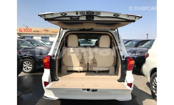 Acheter Import Voiture Toyota Land Cruiser Blanc à Import - Dubai, #<Region:0x000000000c5121b8> Acheter Import Voiture Toyota Land Cruiser Blanc à Import - Dubai, #<Region:0x000000000c5121b8>
