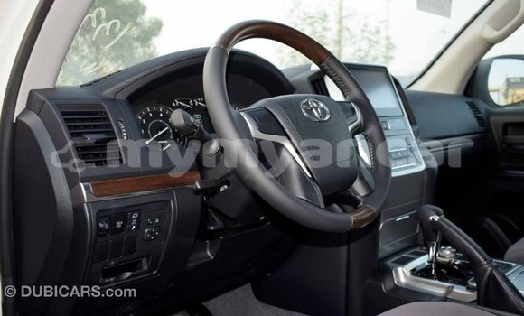 Buy Import Toyota Land Cruiser White Car in Import - Dubai in Ayeyarwady Buy Import Toyota Land Cruiser White Car in Import - Dubai in Ayeyarwady