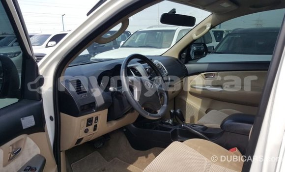 သွင်းကုန် Toyota Fortuner White ကား Import - Dubai Ayeyarwady သွင်းကုန် Toyota Fortuner White ကား Import - Dubai Ayeyarwady