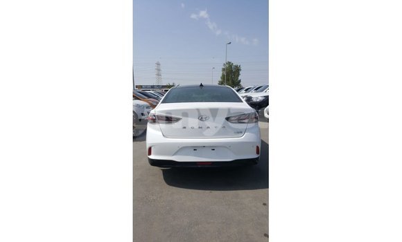 Buy Import Hyundai Sonata White Car in Import - Dubai in Ayeyarwady Buy Import Hyundai Sonata White Car in Import - Dubai in Ayeyarwady
