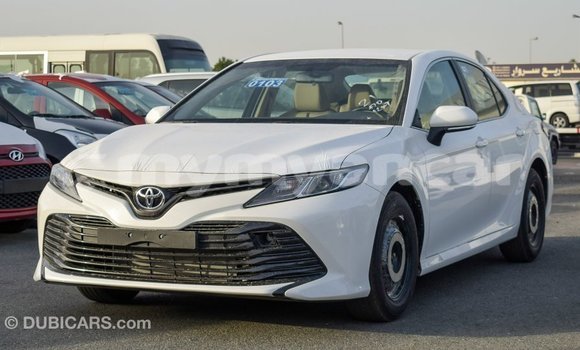 သွင်းကုန် Toyota Camry White ကား Import - Dubai Ayeyarwady သွင်းကုန် Toyota Camry White ကား Import - Dubai Ayeyarwady