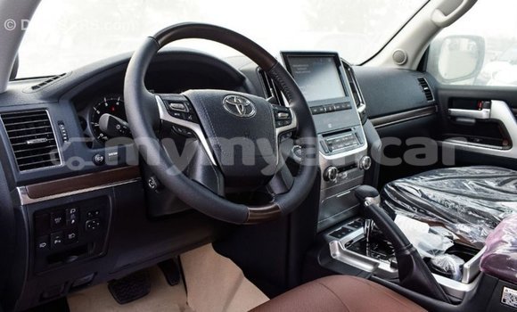 Buy Import Toyota Land Cruiser White Car in Import - Dubai in Ayeyarwady Buy Import Toyota Land Cruiser White Car in Import - Dubai in Ayeyarwady