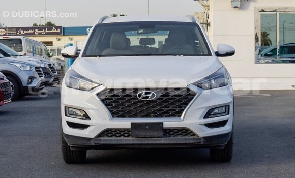 သွင်းကုန် Hyundai Tucson White ကား Import - Dubai Ayeyarwady သွင်းကုန် Hyundai Tucson White ကား Import - Dubai Ayeyarwady