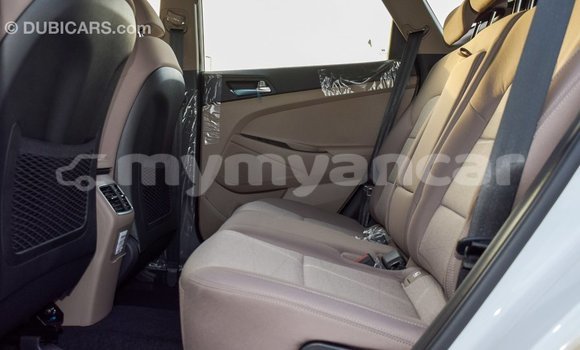 သွင်းကုန် Hyundai Tucson White ကား Import - Dubai Ayeyarwady သွင်းကုန် Hyundai Tucson White ကား Import - Dubai Ayeyarwady
