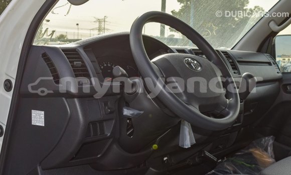 Buy Import Toyota Hiace White Car in Import - Dubai in Ayeyarwady Buy Import Toyota Hiace White Car in Import - Dubai in Ayeyarwady