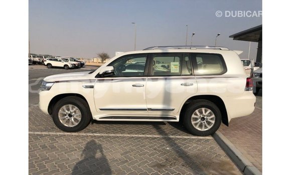 Buy Import Toyota Land Cruiser White Car in Import - Dubai in Ayeyarwady Buy Import Toyota Land Cruiser White Car in Import - Dubai in Ayeyarwady