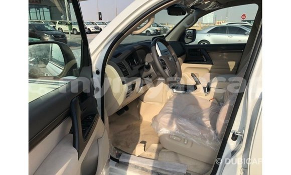 Buy Import Toyota Land Cruiser White Car in Import - Dubai in Ayeyarwady Buy Import Toyota Land Cruiser White Car in Import - Dubai in Ayeyarwady