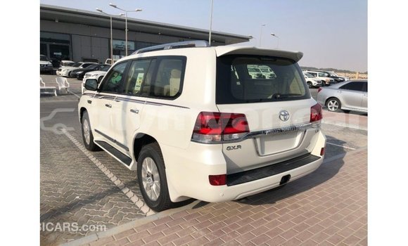 Buy Import Toyota Land Cruiser White Car in Import - Dubai in Ayeyarwady Buy Import Toyota Land Cruiser White Car in Import - Dubai in Ayeyarwady