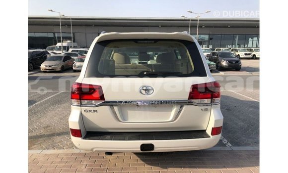 Buy Import Toyota Land Cruiser White Car in Import - Dubai in Ayeyarwady Buy Import Toyota Land Cruiser White Car in Import - Dubai in Ayeyarwady